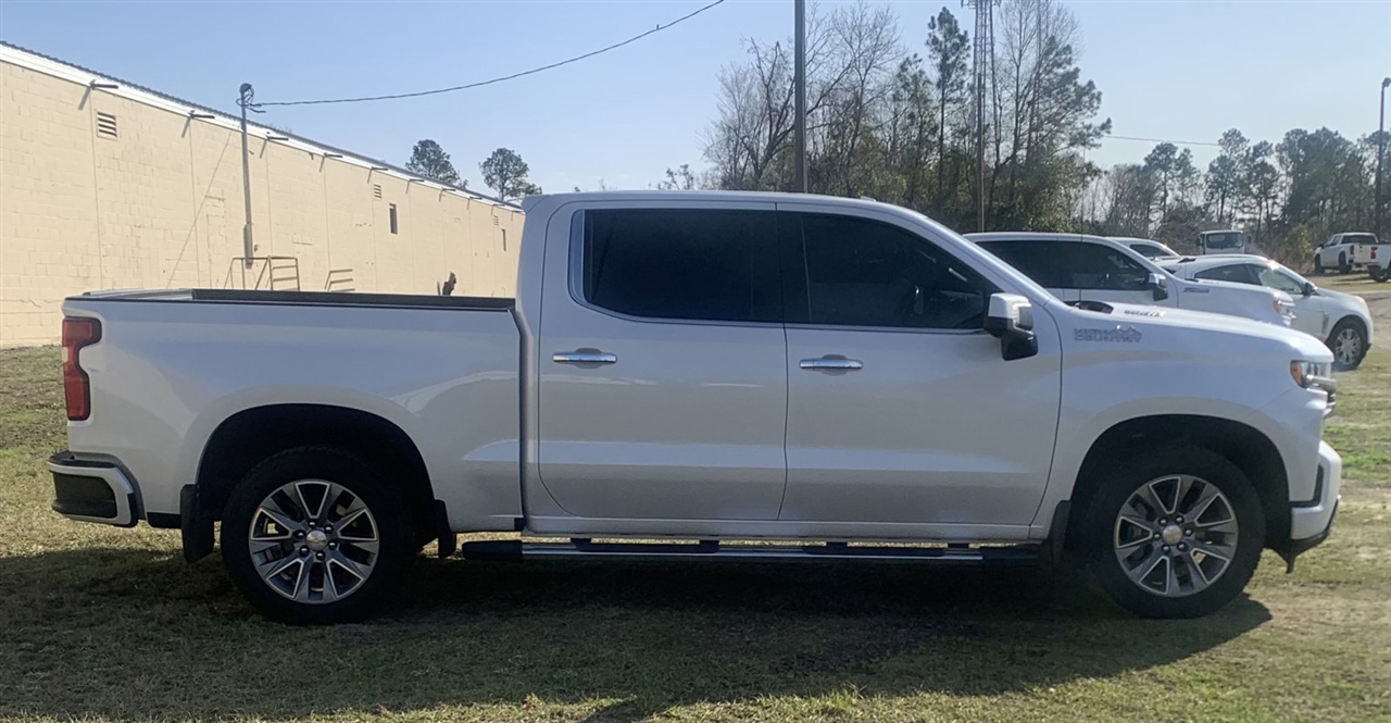 Chevrolet Silverado 1500 4WD Crew Cab 147" High Country 2021