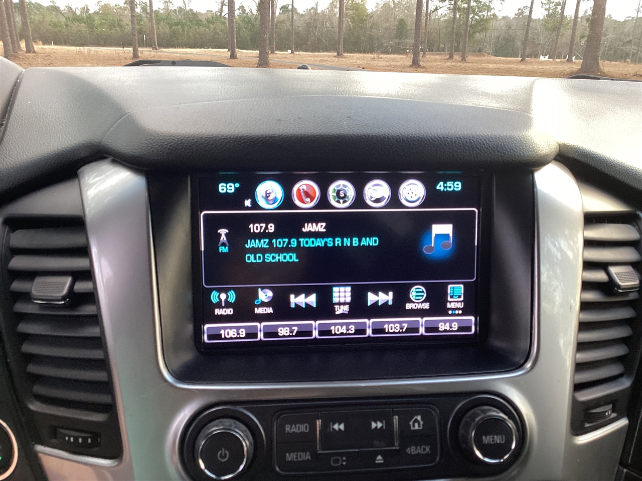 Chevrolet Suburban 2WD 4dr 1500 LT 2018