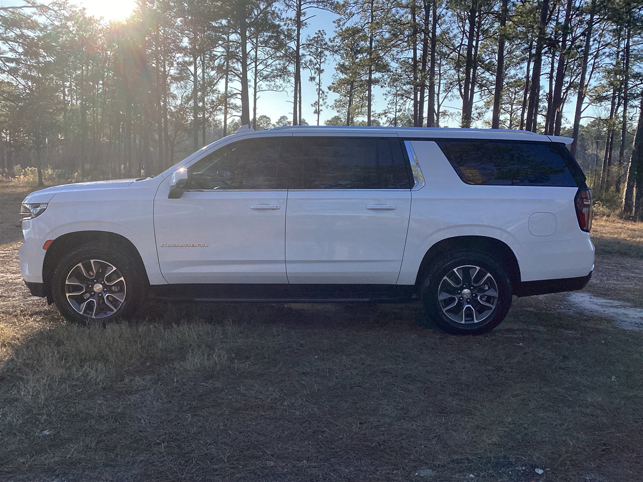 Chevrolet Suburban 2WD 4dr LT 2021