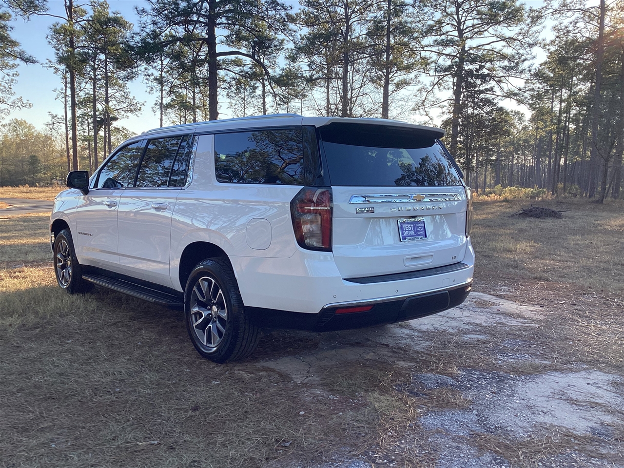 Chevrolet Suburban 2WD 4dr LT 2021