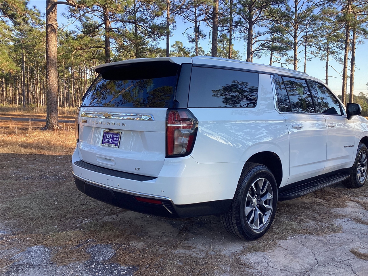 Chevrolet Suburban 2WD 4dr LT 2021