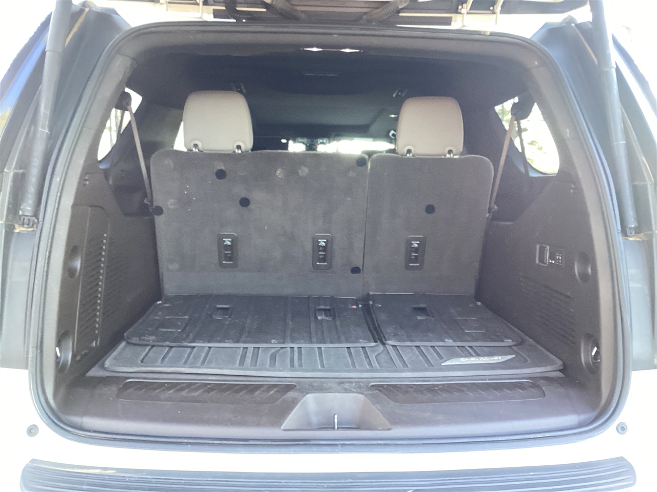 Chevrolet Suburban 2WD 4dr LT 2021