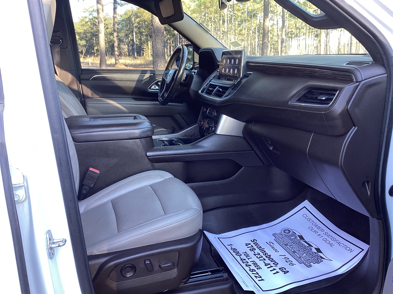 Chevrolet Suburban 2WD 4dr LT 2021