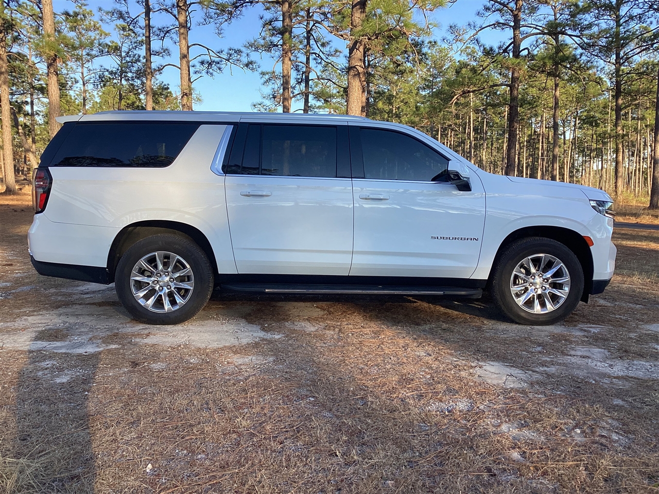 Chevrolet Suburban 2WD 4dr LT 2021