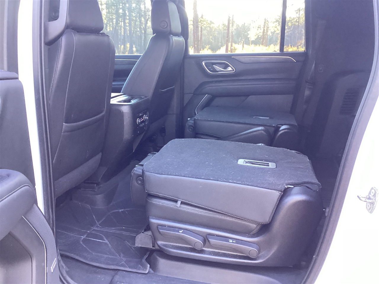 Chevrolet Suburban 2WD 4dr LT 2021