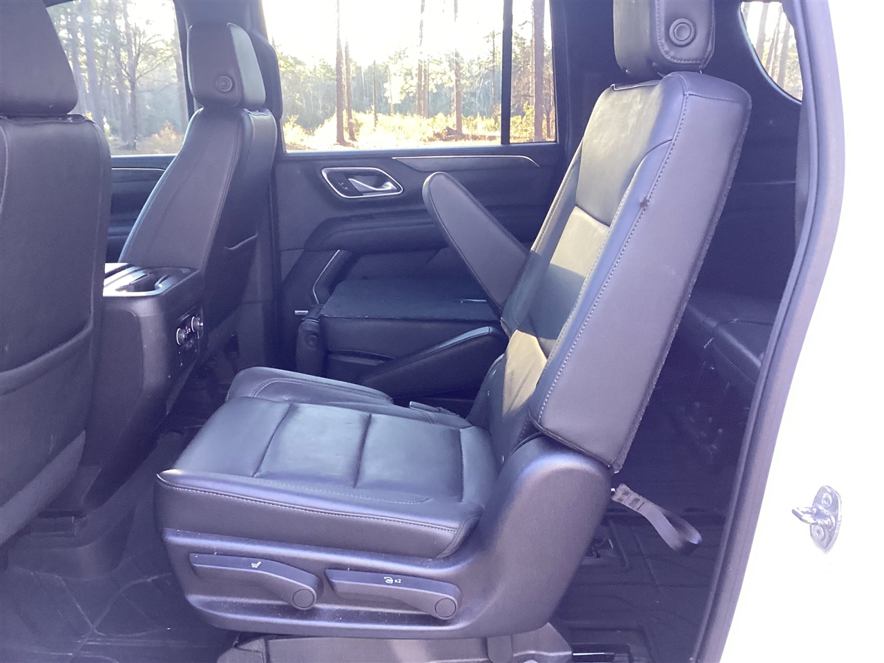 Chevrolet Suburban 2WD 4dr LT 2021