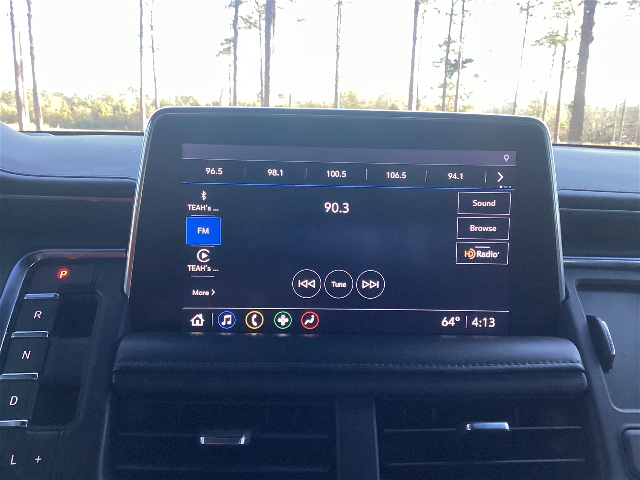 Chevrolet Suburban 2WD 4dr LT 2021