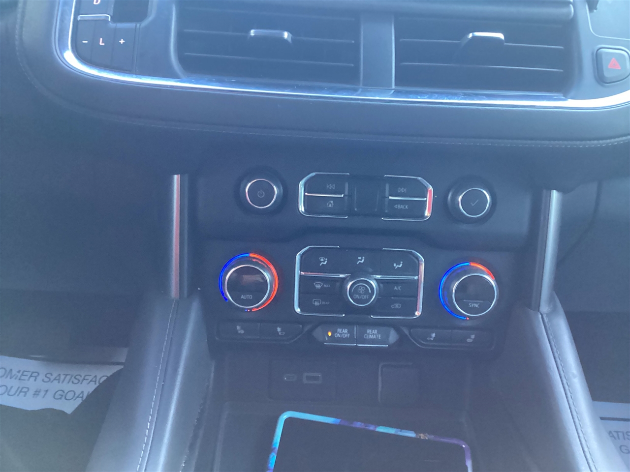 Chevrolet Suburban 2WD 4dr LT 2021