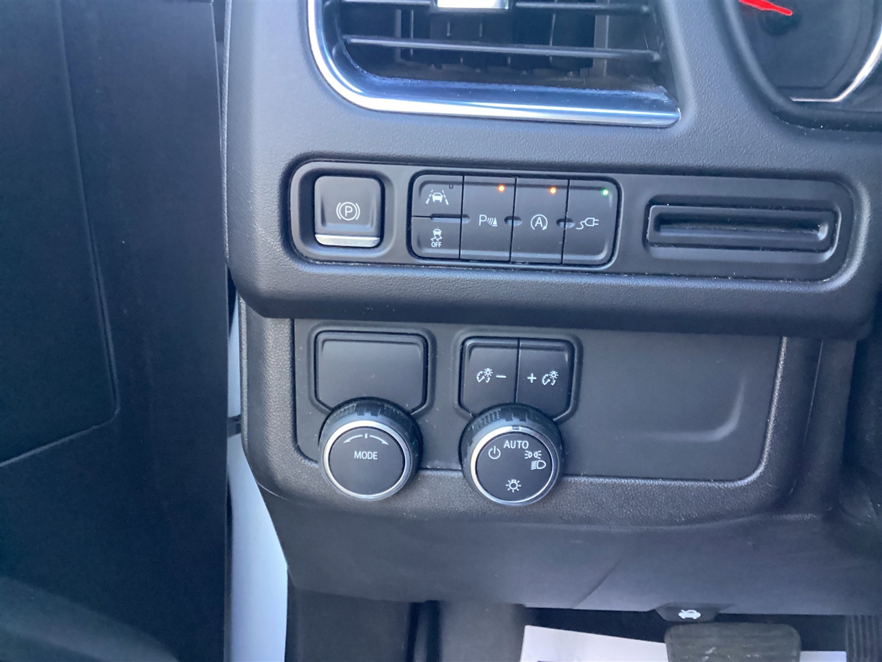 Chevrolet Suburban 2WD 4dr LT 2021