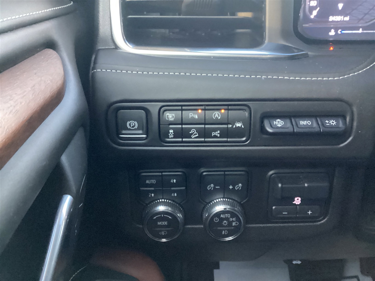 GMC Yukon 4WD 4dr Denali Ultimate 2024