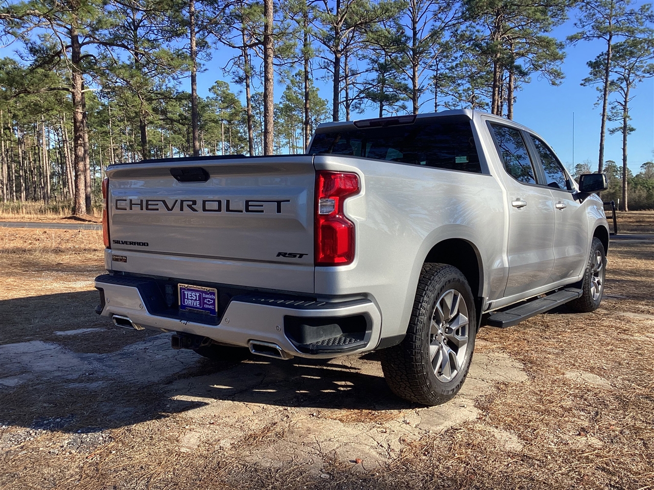 Chevrolet Silverado 1500 4WD Crew Cab 147" RST 2021