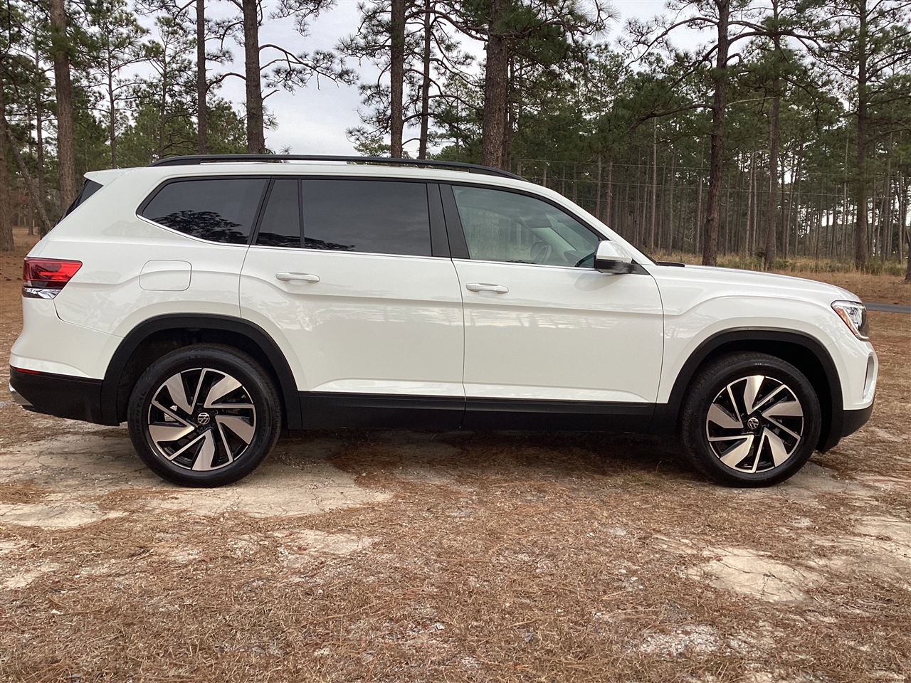 Volkswagen Atlas 2.0T SE w/Technology 4MOTION 2024