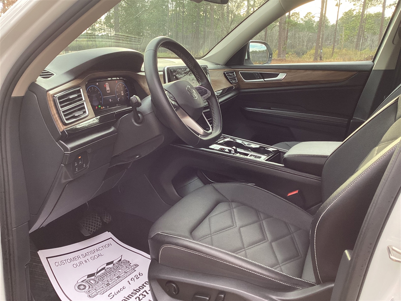 Volkswagen Atlas 2.0T SE w/Technology 4MOTION 2024