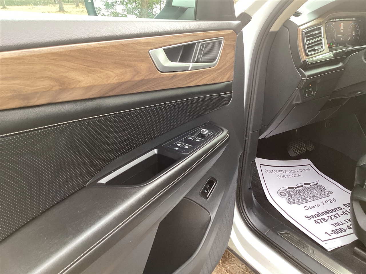 Volkswagen Atlas 2.0T SE w/Technology 4MOTION 2024