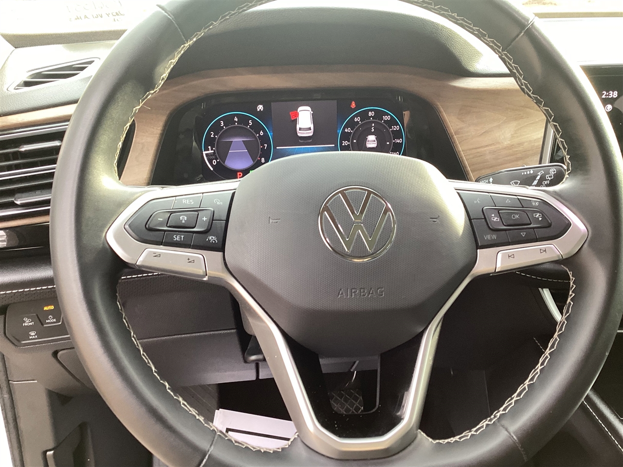 Volkswagen Atlas 2.0T SE w/Technology 4MOTION 2024