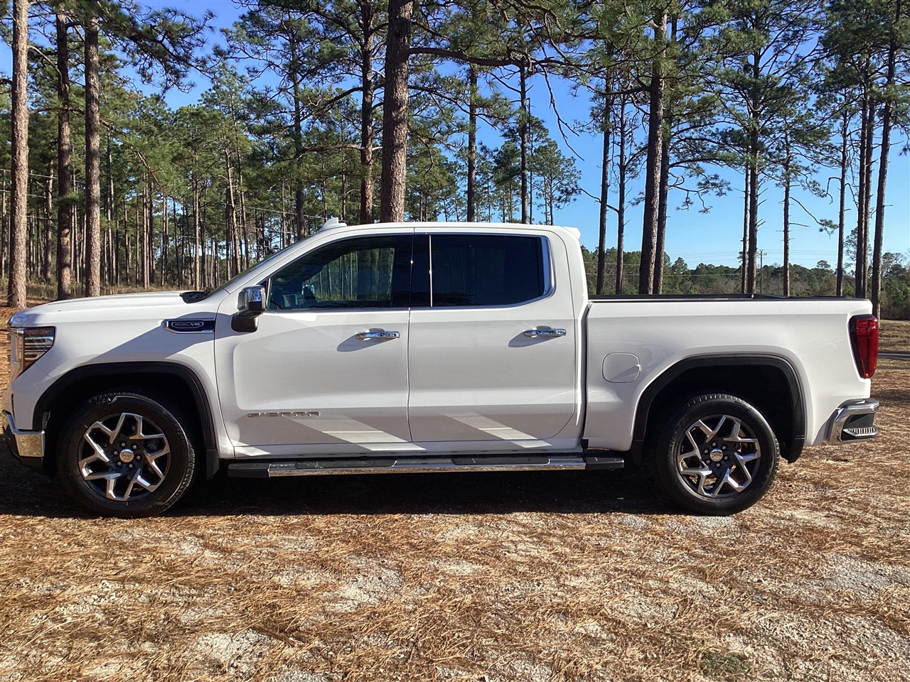 GMC Sierra 1500 2WD Crew Cab 147" SLT 2023
