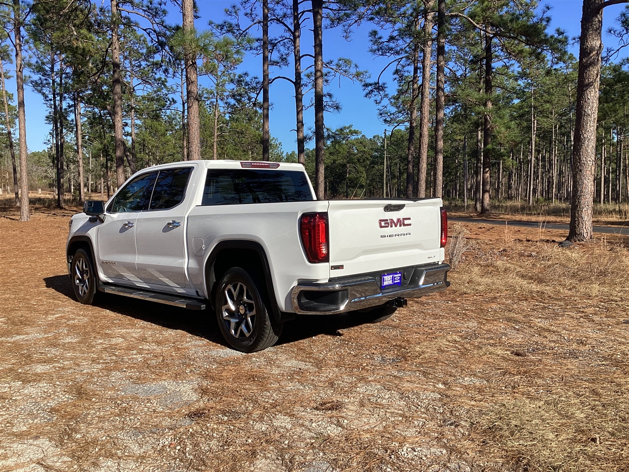 GMC Sierra 1500 2WD Crew Cab 147" SLT 2023