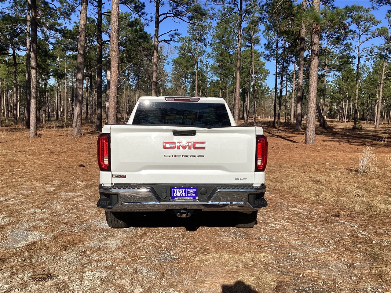 GMC Sierra 1500 2WD Crew Cab 147" SLT 2023