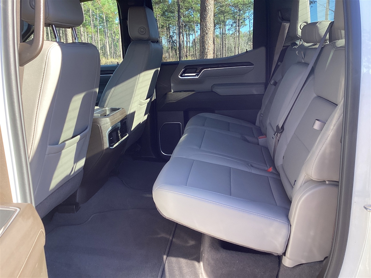 GMC Sierra 1500 2WD Crew Cab 147" SLT 2023