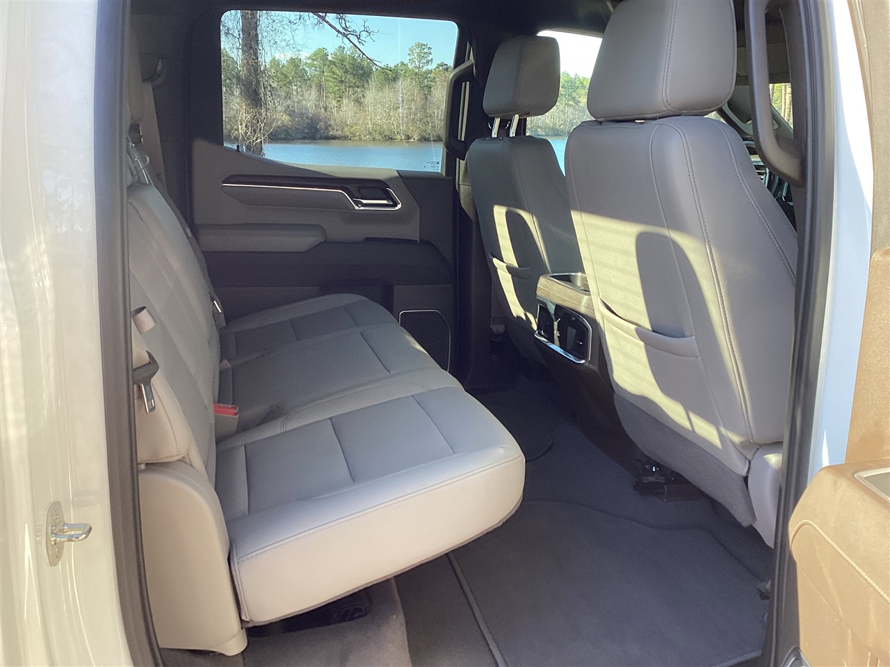 GMC Sierra 1500 2WD Crew Cab 147" SLT 2023