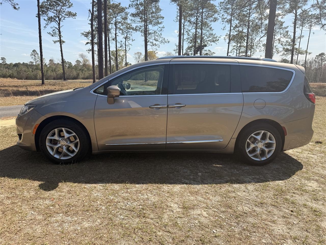 Chrysler Pacifica Touring L Plus FWD 2018