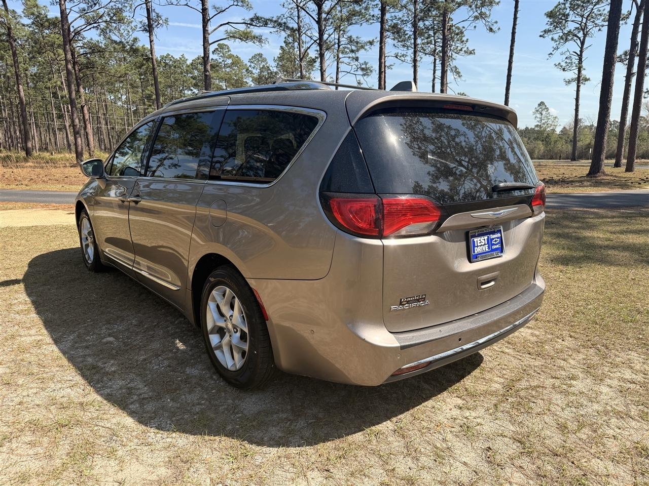 Chrysler Pacifica Touring L Plus FWD 2018