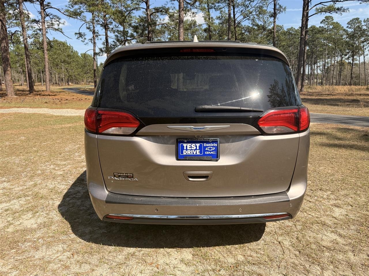 Chrysler Pacifica Touring L Plus FWD 2018