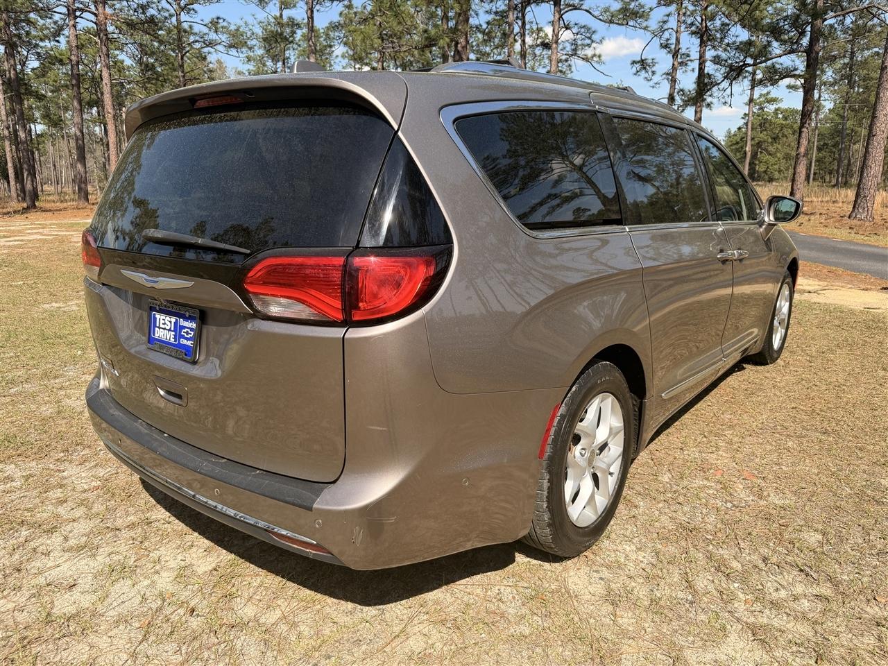 Chrysler Pacifica Touring L Plus FWD 2018