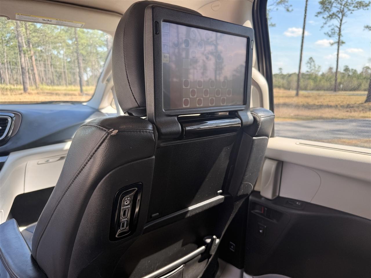 Chrysler Pacifica Touring L Plus FWD 2018