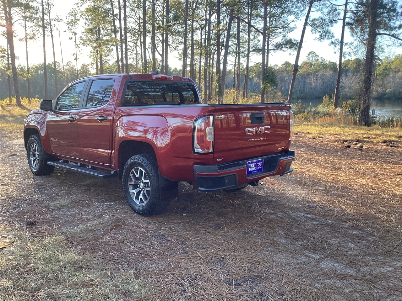 GMC Canyon 4WD Crew Cab 128" AT4 w/Leather 2022