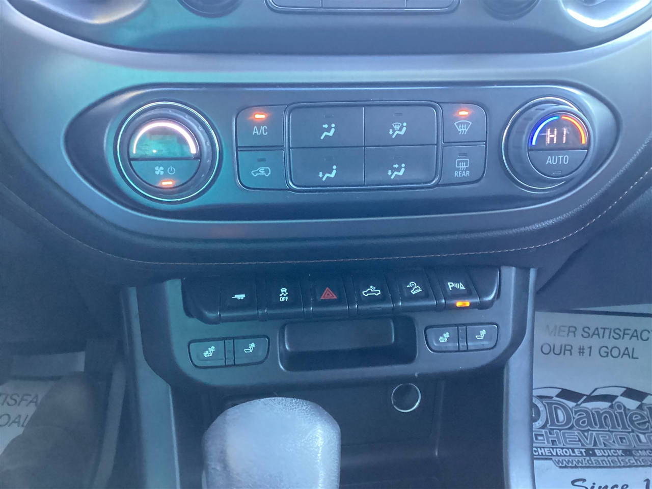 GMC Canyon 4WD Crew Cab 128" AT4 w/Leather 2022