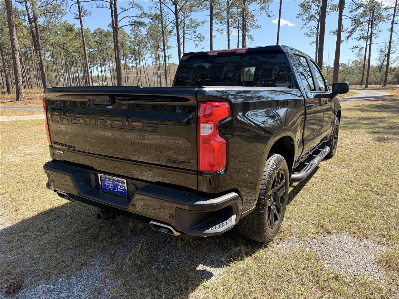 Chevrolet Silverado 1500 4WD Crew Cab 147" RST 2024