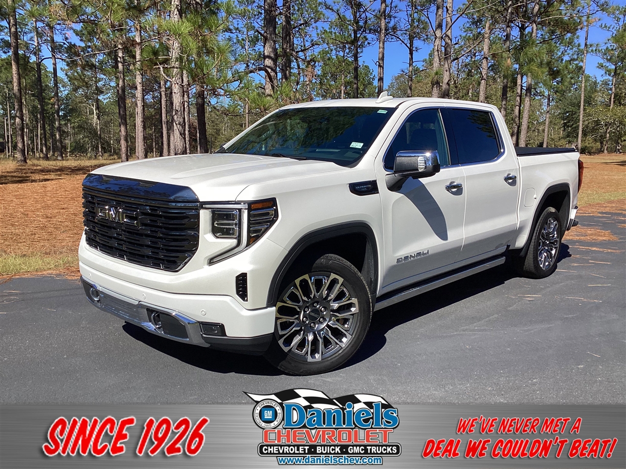 GMC Sierra 1500 4WD Crew Cab 147" Denali Ultimate 2023