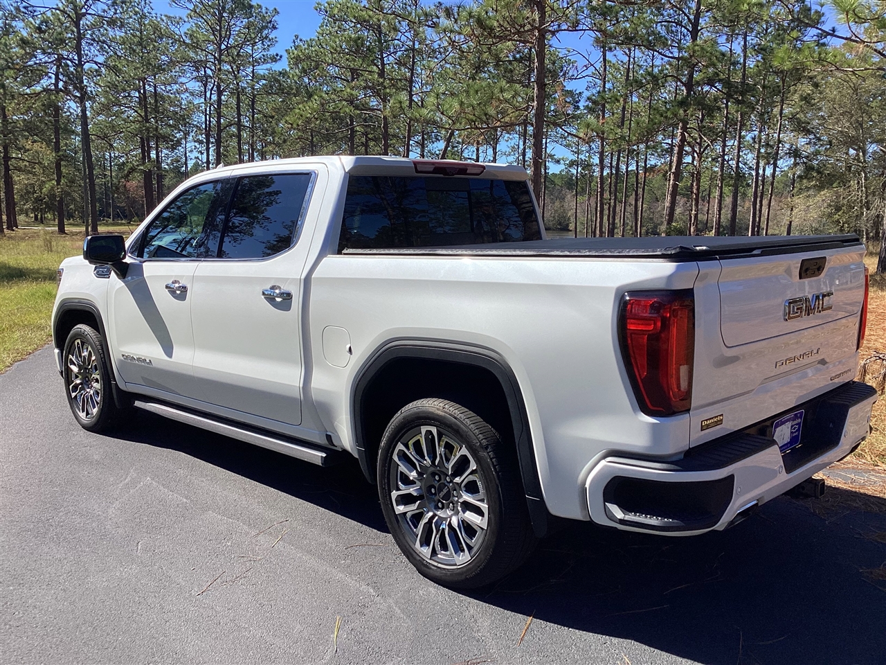GMC Sierra 1500 4WD Crew Cab 147" Denali Ultimate 2023