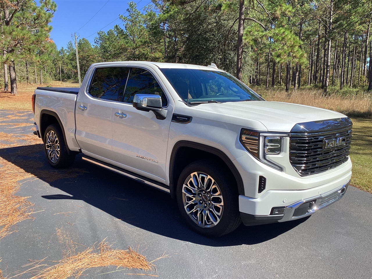GMC Sierra 1500 4WD Crew Cab 147" Denali Ultimate 2023
