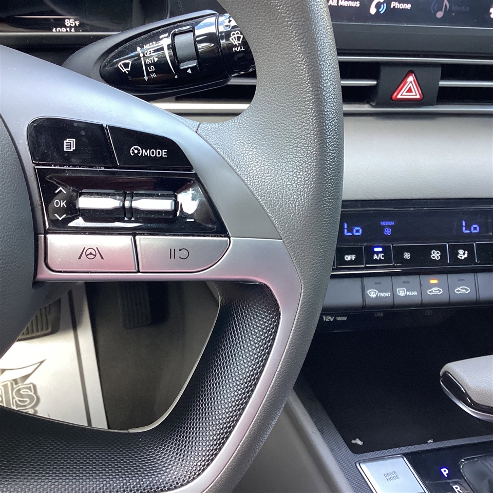 Hyundai Elantra SEL IVT 2023