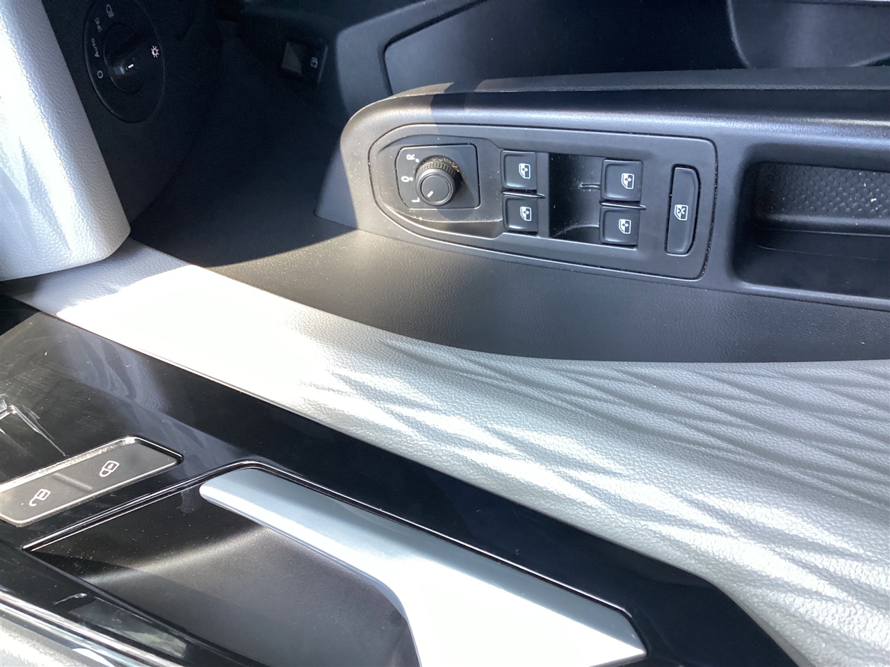 Volkswagen Taos S FWD 2023