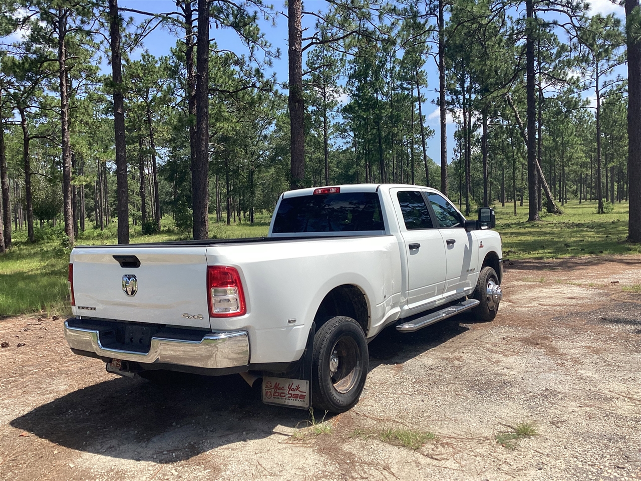 RAM 3500 Big Horn 4x4 Crew Cab 8' Box 2024