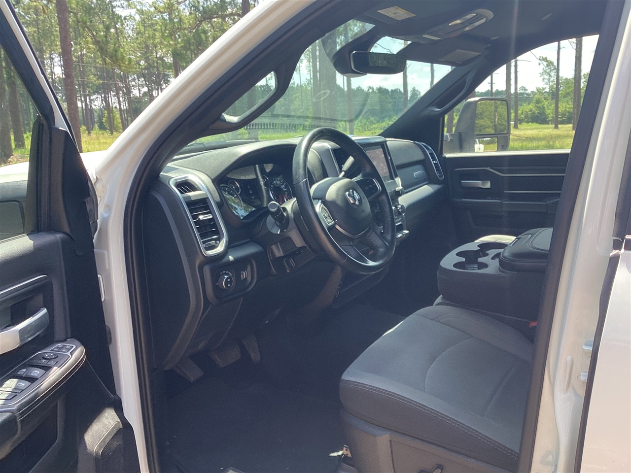 RAM 3500 Big Horn 4x4 Crew Cab 8' Box 2024