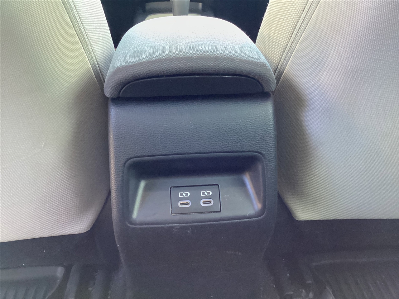 Toyota Corolla Hybrid LE FWD (Natl) 2023