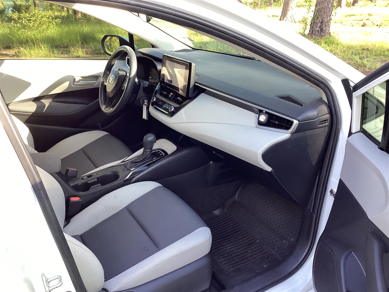 Toyota Corolla Hybrid LE FWD (Natl) 2023