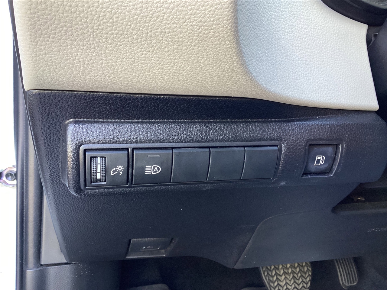 Toyota Corolla Hybrid LE FWD (Natl) 2023