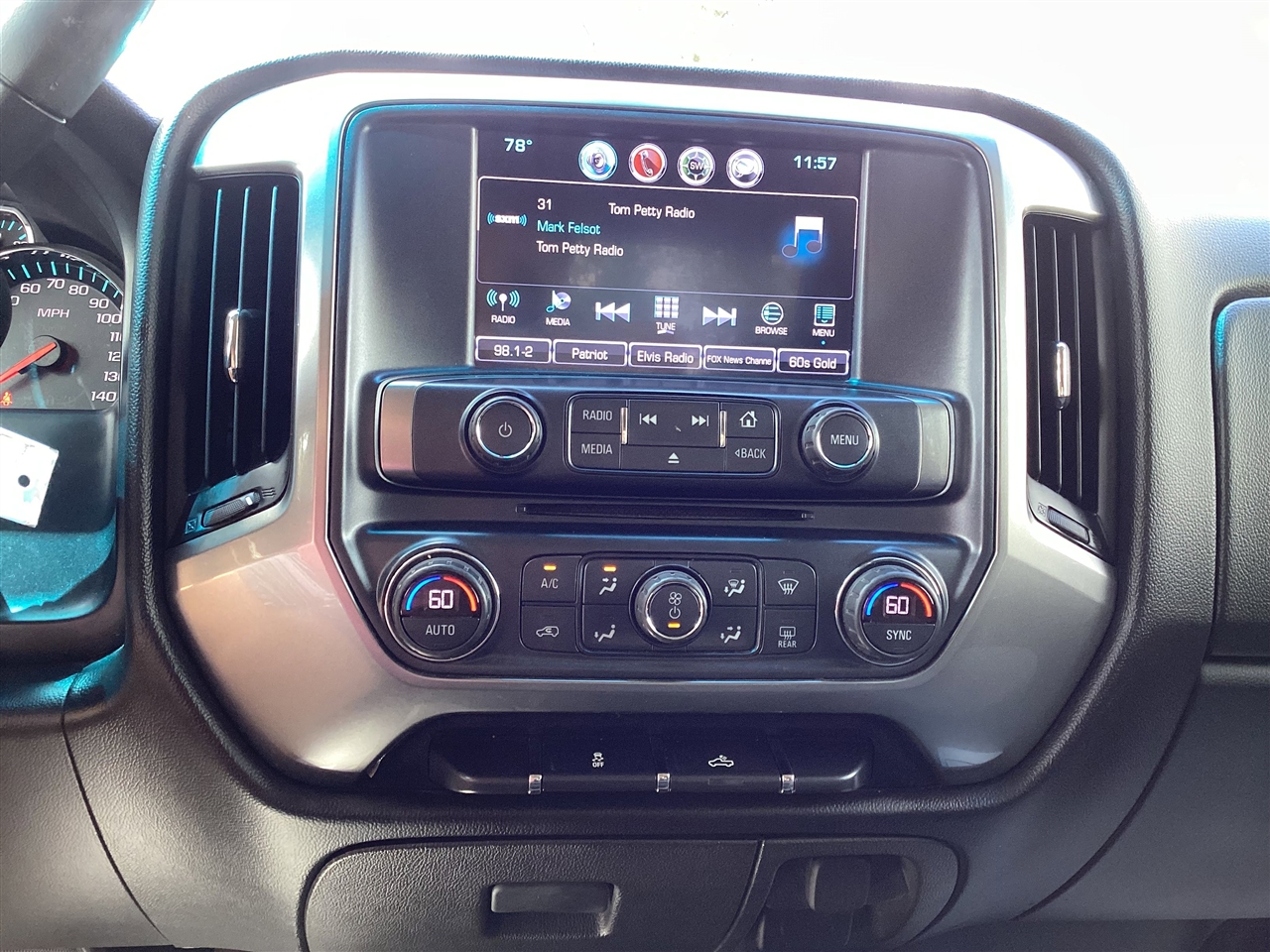 Chevrolet Silverado 1500 2WD Crew Cab 143.5" LT w/1LT 2018