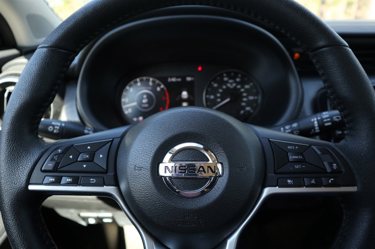 Nissan Kicks SV FWD 2021