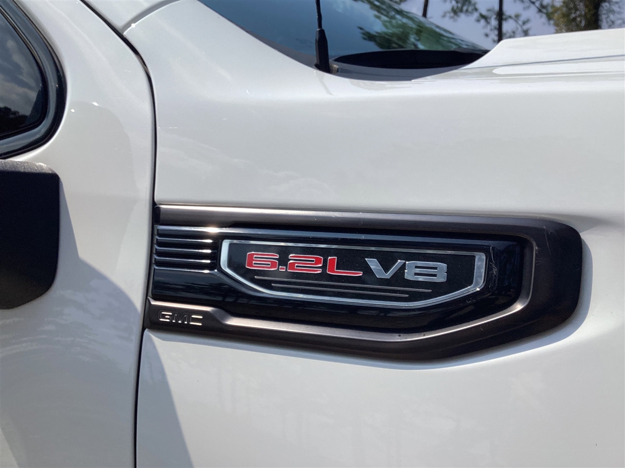 GMC Sierra 1500 4WD Crew Cab 147" AT4X 2022