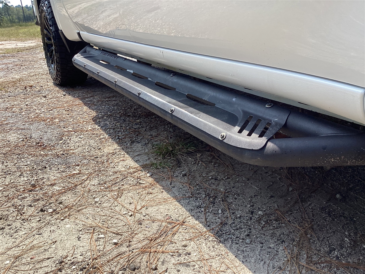 GMC Sierra 1500 4WD Crew Cab 147" AT4X 2022