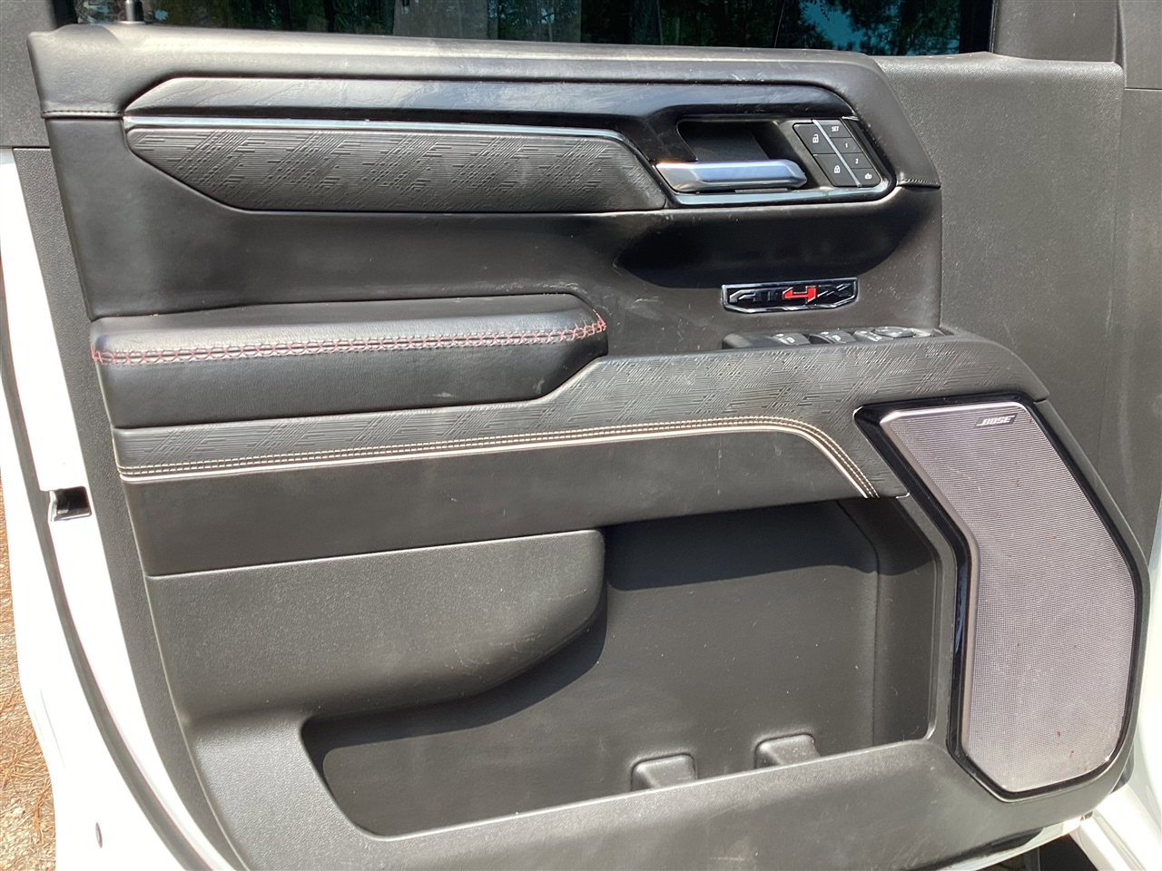 GMC Sierra 1500 4WD Crew Cab 147" AT4X 2022