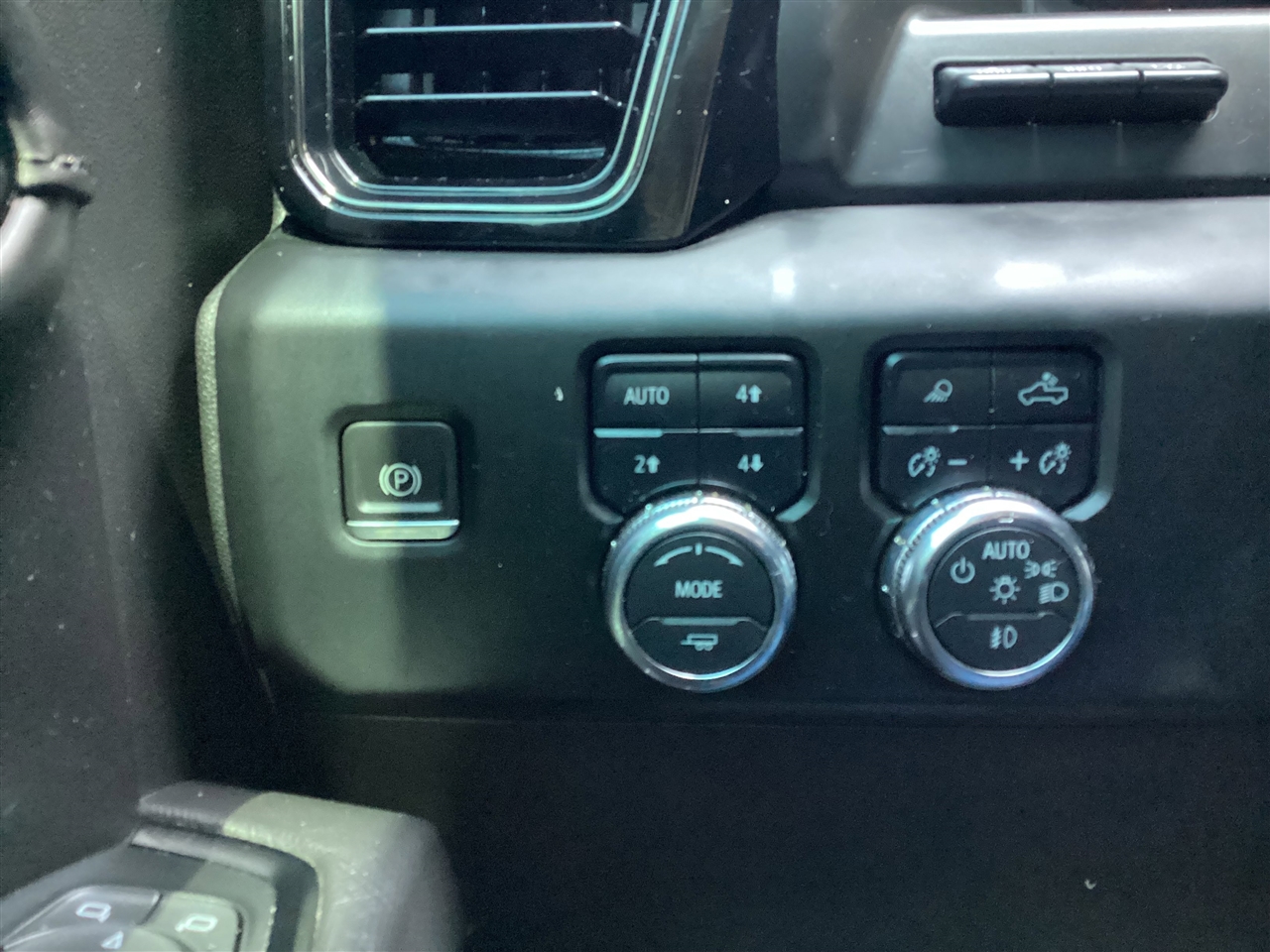 GMC Sierra 1500 4WD Crew Cab 147" AT4X 2022