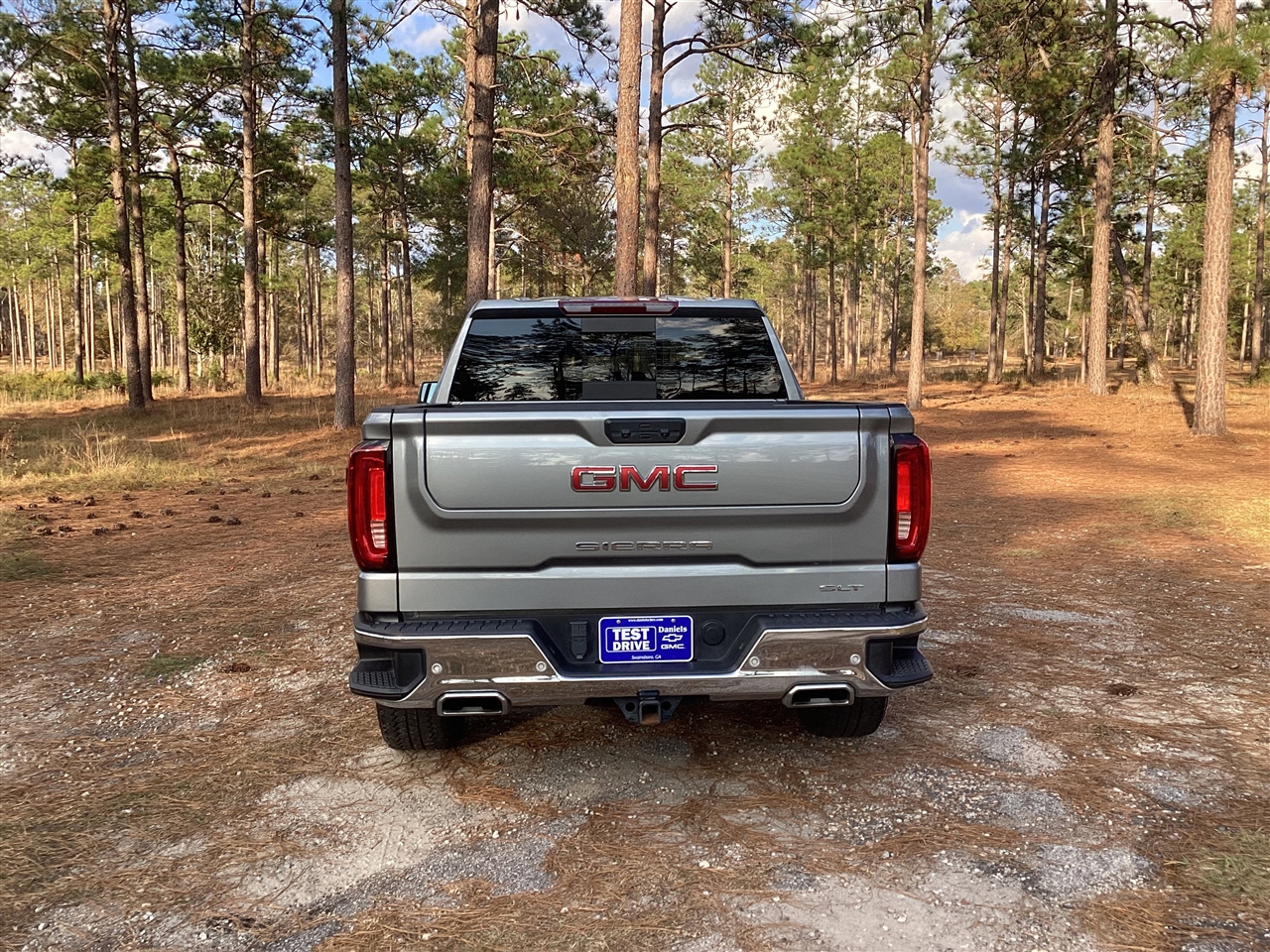 GMC Sierra 1500 4WD Crew Cab 147" SLT 2024