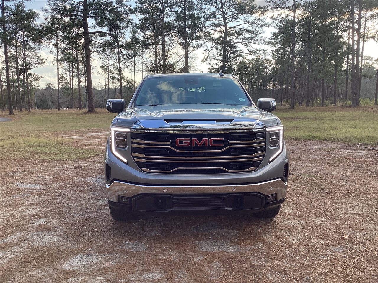 GMC Sierra 1500 4WD Crew Cab 147" SLT 2024
